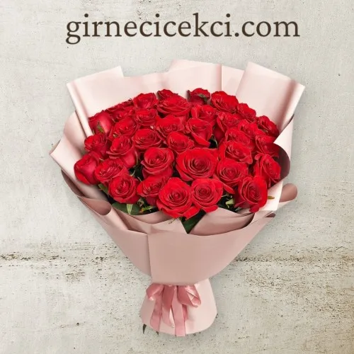 33 Kırmızı Gül Buketi 33 Kırmızı Gül Buketi