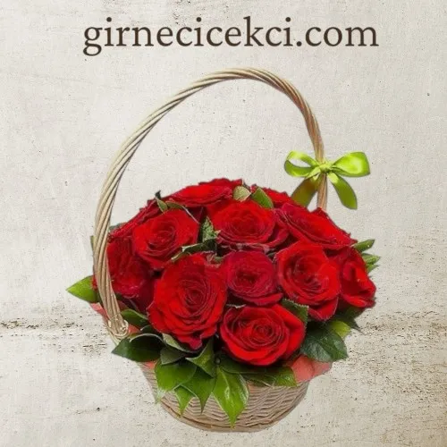 Sepette 11 Kırmızı Gül Sepette 11 Kırmızı Gül